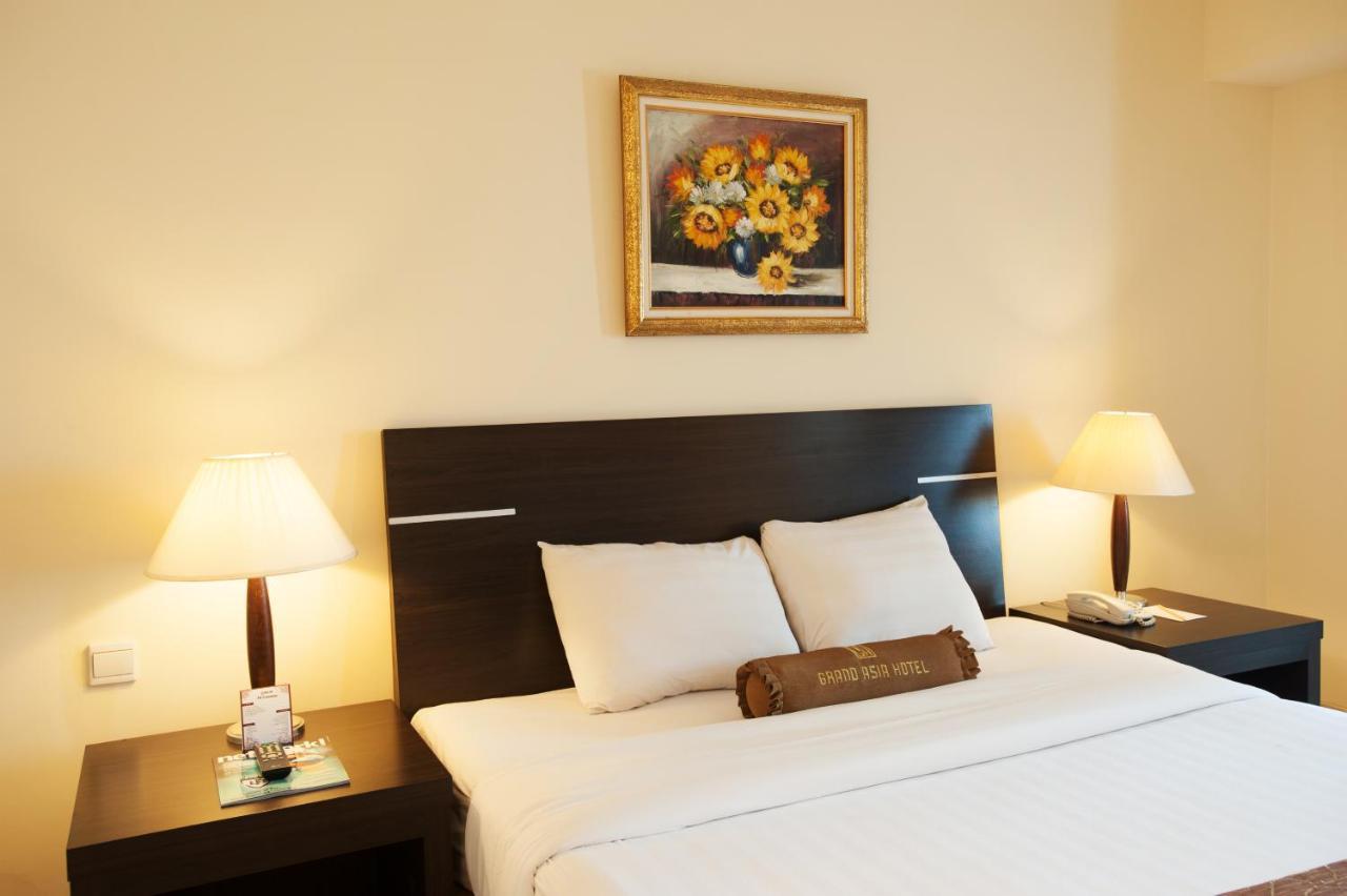 Grand Asia Hotel Jakarta Exterior photo
