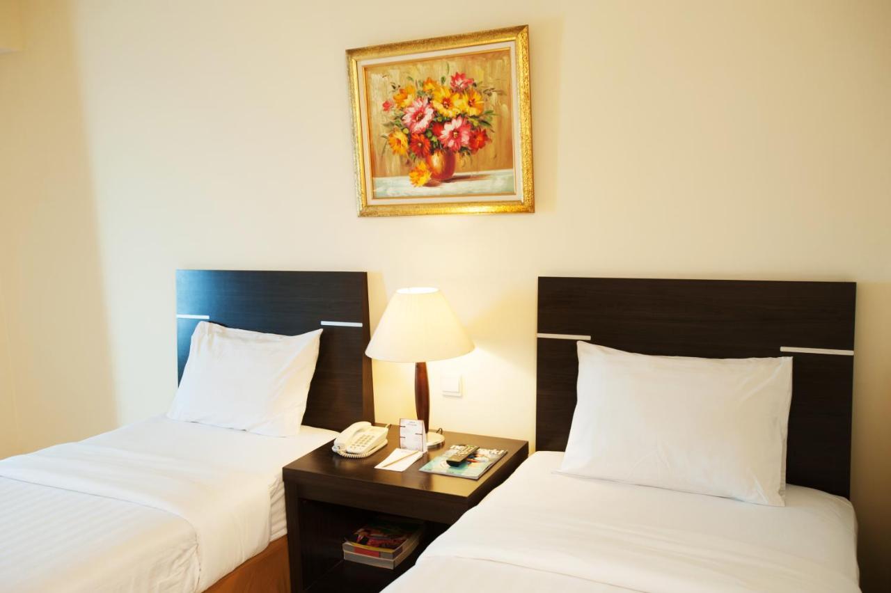 Grand Asia Hotel Jakarta Exterior photo